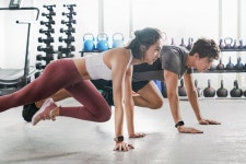 가민, 데일리 피트니스 기능 GPS 스마트워치 베뉴Sq 출시