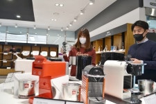 전자랜드, 홈카페 인기에 관련 가전판매 증가