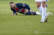 네이마르 발목 뒤틀려...PSG, 선수 부상+리그 4연패 악재