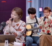 수현의 숲 AKMU 이수현, 호스트 데뷔 합격점…적재 야간작업실 깜짝 방문