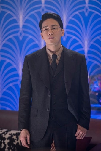 '펜트하우스2' 엄기준, 더 악해져서 돌아온다...'절대 빌런' 스틸 공개