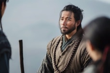 달이 뜨는 강 나인우, 새 스승 조태관 만났다…김소현 애틋 눈맞춤