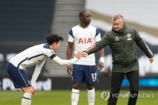 손흥민 논란 맨유, 16일 UEL 그라나다 상대 4강 도전