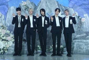 투모로우바이투게더, 정규 2집 日 오리콘 앨범 차트 1위