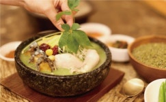 삼계탕·녹두·콩국수, 기력 보충하는 호텔 보양식