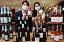 롯데百, 무알코올 와인 4종 출시...와인마스터 직접 추천