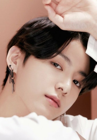 방탄소년단 정국 포토 카드, 약 370만원에 판매