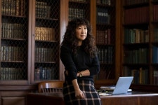 길어지는 집콕...산드라 오 더 체어·애니 위쳐, 주간 넷플릭스