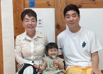 '슈돌' 김수미X정명호X조이, 붕어빵 3대의 행복한 여름휴가