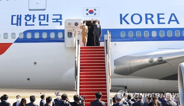 이재명 대통령, 교황에게 한반도 방북 제안