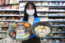 명절, 편의점은 식당·약국·은행…명절 음식도 GS25서 맛본다