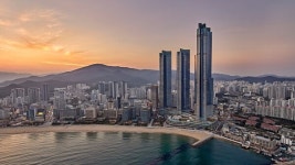 올해 뜨는 여행지 부산! 호캉스·사진전부터 빵집투어