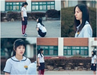 스물다섯 스물하나 김태리X김지연, 어색한 분위기 속 마주 선 서먹한 대면