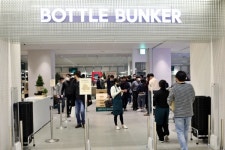 롯데마트 '보틀벙커', 3호점까지 순항중...이어지는 오픈런