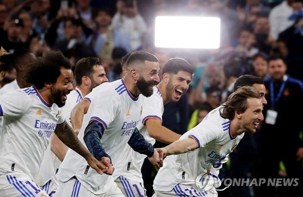 리버풀, 5연승 달성…레알 마드리드에 압도적 2-0 승리로 UCL 단독 선두
