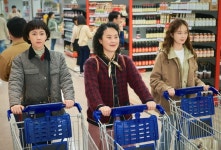 클리닝 업 염정아X전소민X김재화, 주식정보 이어 마트 싹쓸이