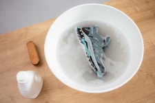 꿉꿉한 장마철, 고어텍스 의류 세탁 주의...올바른 세탁법은?