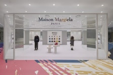 메종 마르지엘라, 더현대서울에 5AC백&카페 팝업 오픈