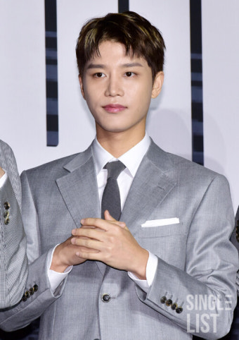 NCT 태일, 손 보호대 착용 