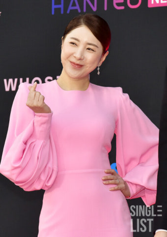 서인영, 핑크빛 예비신부 자태...'한터뮤직어워즈' 시상 눈길