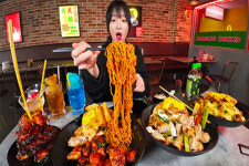 감탄계 숯불치킨먹방 유튜버, 한정판 쯔양 세트 출시
