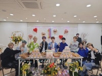 나인아이, 데뷔 1주년 맞아 라방 소통...아이닌이 있어 가능했다