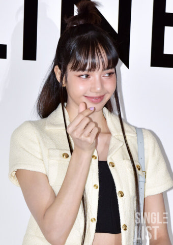 [포토] 블랙핑크 리사 '오늘도 예쁨주의보'