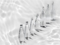 프리미엄 생수 시대! 청정 수원지부터 세련된 패키지