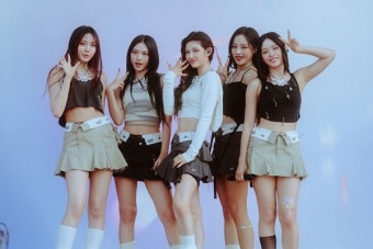 뉴진스, '롤라팔루자 시카고'서 美 홀렸다...12곡 라이브→7만 명 '열광'