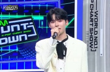 제베원 성한빈, 엠카 성공적 MC 신고식…국민MC 위해 많관부