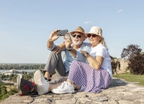 6070 액티브 시니어 잡아라! 야외활동 헬프템 인기