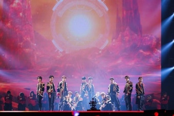 세븐틴, '마마 어워즈' 첫 대상 '5관왕 등극'…뉴진스 4관왕