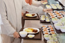 구내식당·편도 너마저...식사비 6.9% 상승 역대 최대