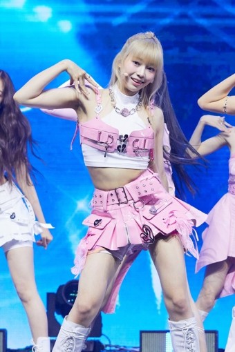 [종합] '유니버스 티켓'으로 뭉친 유니스, '5세대 대표 걸그룹' 향해 첫발