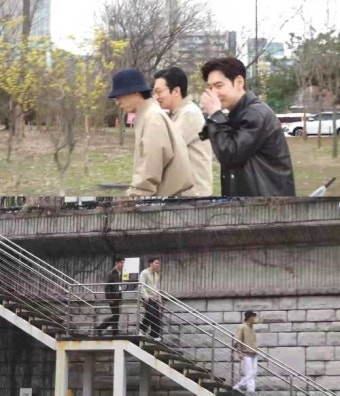 '놀뭐' 유재석, 부끄러움은 이제훈 몫? 안경 벗고 비밀수사