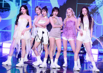 [포토] 비웨이브, K팝의 새로운 물결 싱!으로 데뷔