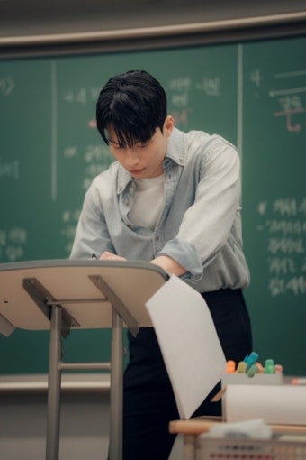 '졸업' 정려원X위하준, 촬영장 비하인드 속 완벽한 비주얼 합
