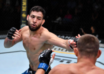 불혹의 킬러 고릴라 캐노니어, 이마보프와 격돌...UFC 3연승 도전