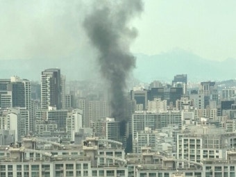 역삼동 아이파크 화재, 주민 1명 병원 이송…13명 옥상 대피