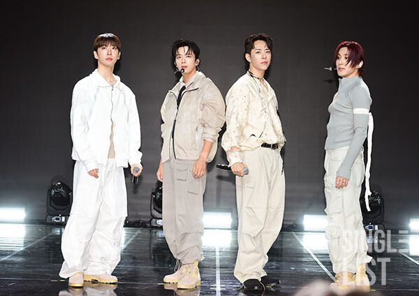 B.A.P 출신 멤버들, 방용국＆정대현＆유영재＆문종업 EP CURTAIN CALL 쇼케이스 성공적으로 개최