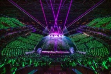 (주)뉴온더웨이투어 | 웨이션브이, 中 상하이서 '온 더 웨이' 콘서트 투어 포문