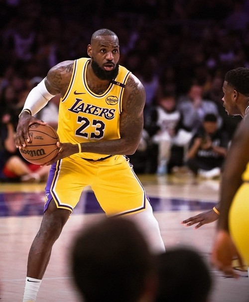 NBA 스타 스테프 커리, 올랜도 매직 상대 56점 터뜨리고 골든스테이트 5연승 질주