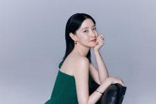 이영애, 뷰티퀸 파워...덴서티 모델 재계약