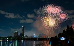 세계불꽃축제 오늘 100만명 몰린다…여의동로 전면통제·여의나루역 무정차