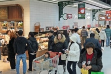 롯데마트, 윈터 해피딜...홈파티 먹거리·용품 최대 50% 할인