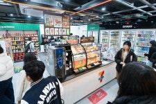 세븐일레븐, 뉴웨이브 한양대프라자점 오픈...맞춤형 상품배치