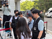 'LG전자 흉기 난동' 협력업체 직원, 구속심사 출석 