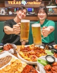 GS25 유어스로얄밀크티→현대그린푸드 텍사스로드하우스 세트