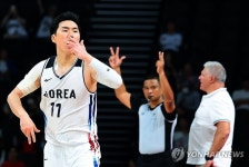 '이현중 26점' 남자농구, 이란 완파...12년만에 결승 진출