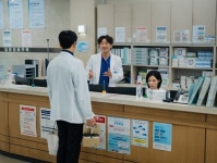 '닥터X' 장승조, 김지원 향한 플러팅...간식 들고 응급실 방문